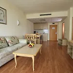Grand Oasis מלון