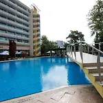 Hotel Grand Oasis