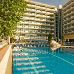 Grand Oasis Hotel 4*