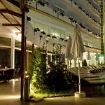 Grand Oasis Hotel