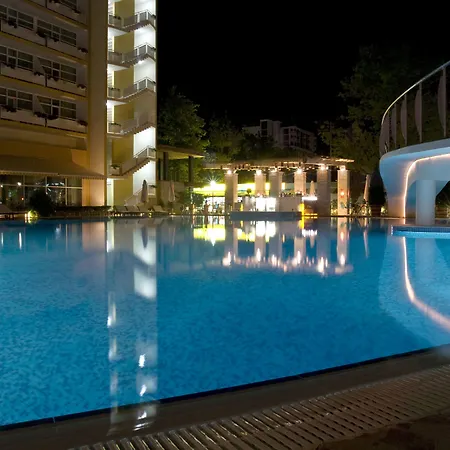 Grand Oasis Sluneční pobřeží