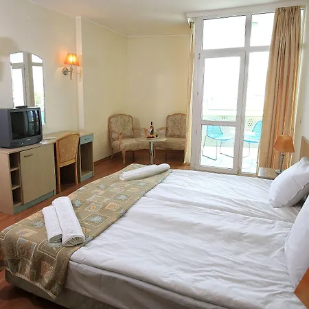 Hotel Grand Oasis