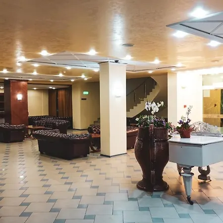 Hotel Grand Oasis